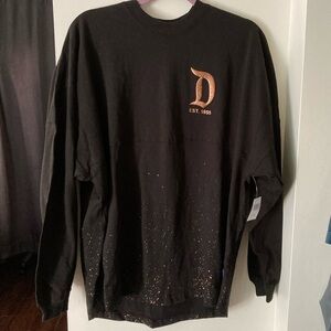 BRAND NEW ✨
Black with gold lettering spirit jersey